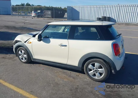 2015 Mini Hardtop Cooper z USA, uszkodzony, nr VIN WMWXM5C58F3A56864